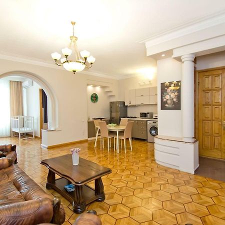 Seaside Luxury Apartment Батумі Екстер'єр фото