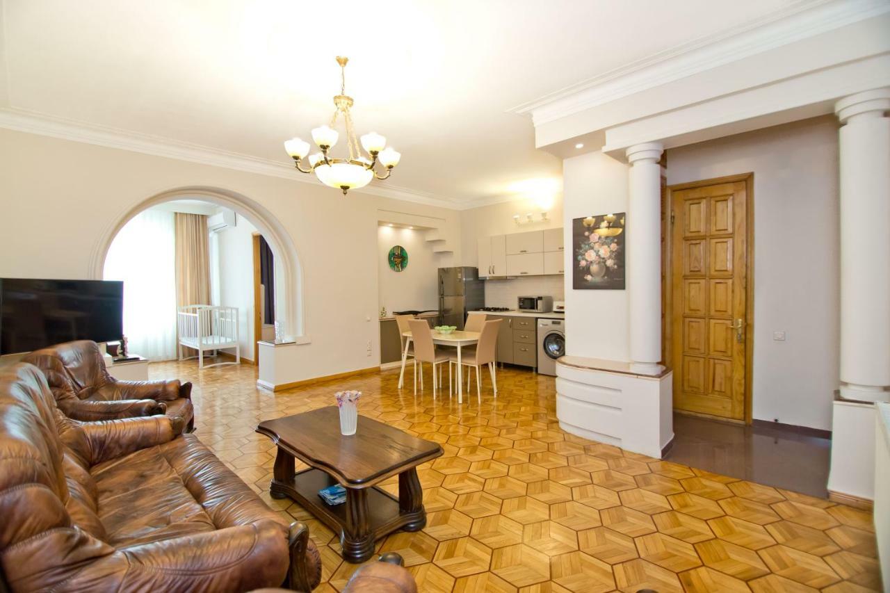 Seaside Luxury Apartment Батумі Екстер'єр фото